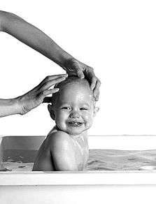 精选婴儿洗发水品牌与母婴护理实用指南