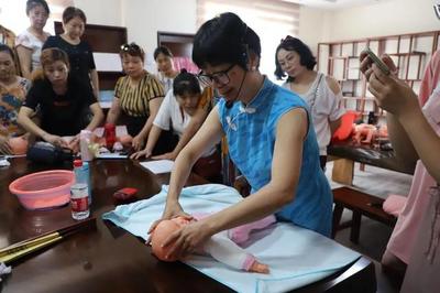 巾帼脱贫技能大培训见成效 长寿区母婴护理培训点亮新生活