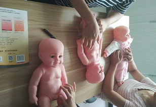 专业月嫂如何轻松应对新生儿各种小状况，助力宝妈轻松坐月子